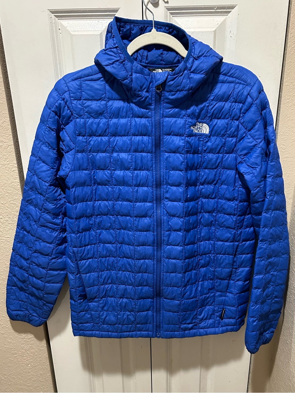The North Face Boys Thermoball Hooded Jacket Blue , size XL (18-20) years